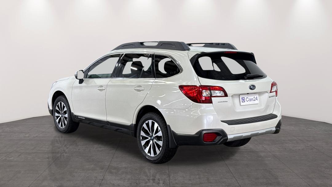 2017 Subaru Outback 2.5i  AWD, Automatic, 135924 km, Left Back Diagonal (45- Degree) View