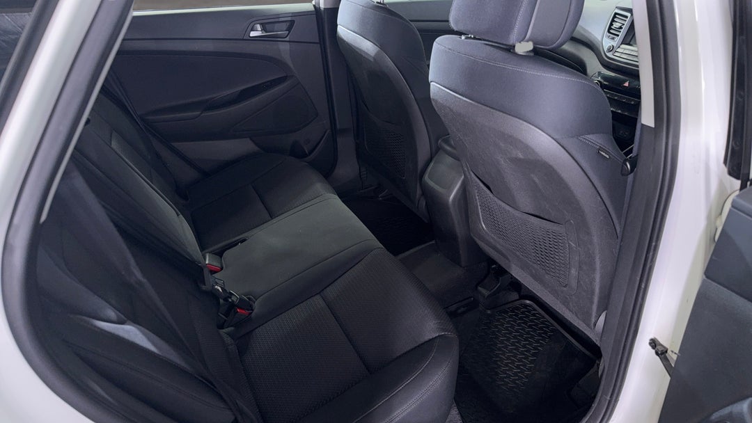 2016 Hyundai Tucson Active (fwd), Automatic, 130154 km, Right Side Rear Door Cabin View