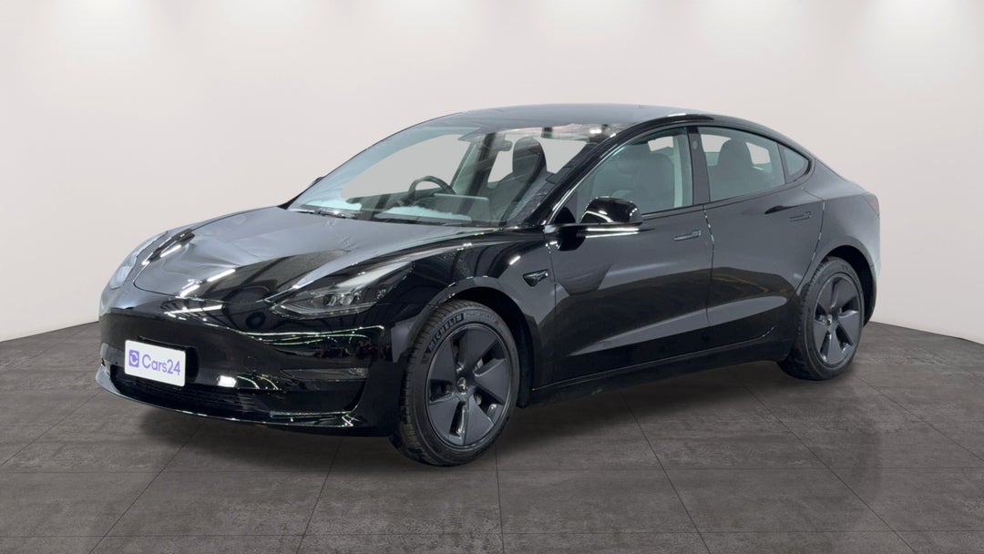 2023 Tesla Model 3 Long Range, Automatic, 9232 km, Left Front Diagonal (45- Degree) View