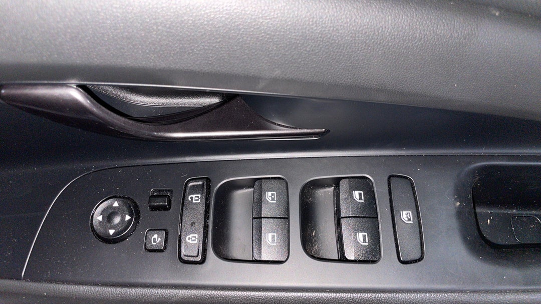 2022 Hyundai i30 N Premium, Automatic, 18170 km, Drivers Side Door Panel Controls