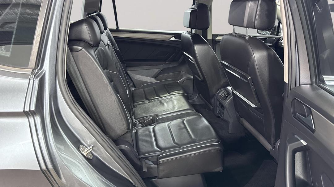 2018 Volkswagen Tiguan Allspace 110 Tdi Comfortline, Automatic, 142758 km, Right Side Rear Door Cabin View
