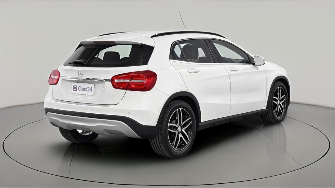 2016 Mercedes-benz GLA 180, Automatic, 90592 km, Right Back Diagonal (45- Degree) View