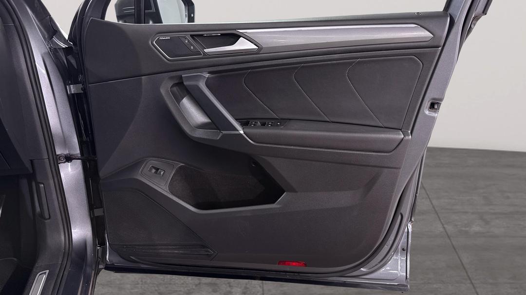 2018 Volkswagen Tiguan Allspace 162 Tsi Highline, Automatic, 148451 km, Speaker View