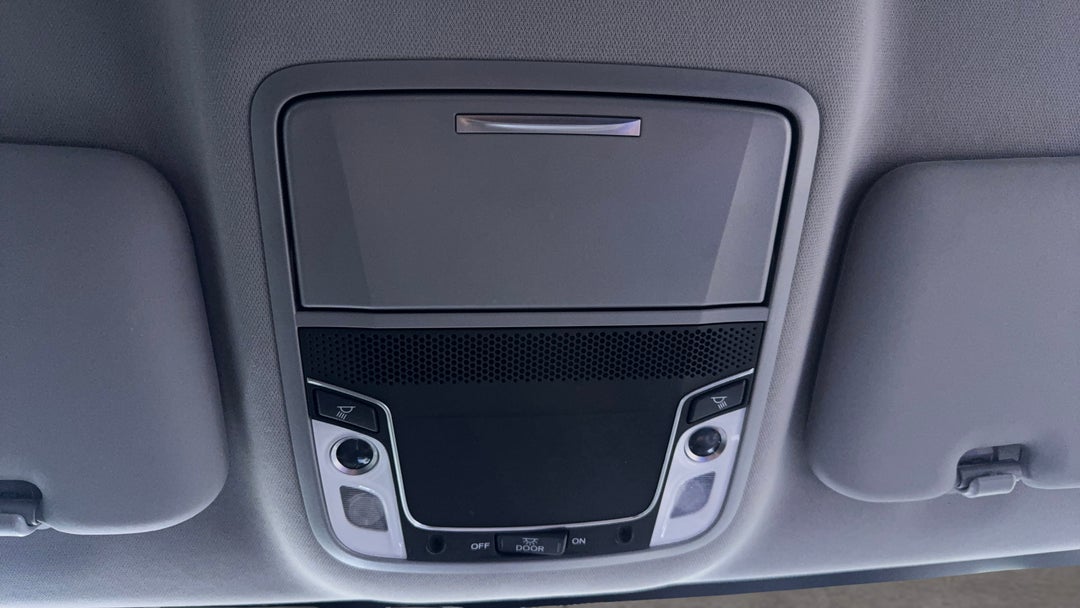 On-Roof Controls/Sunglass holder