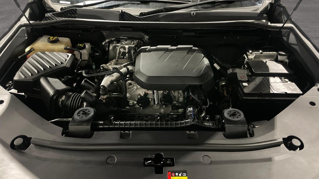 2025 LDV D90 Executive (4WD), Automatic, 19232 km, Open Bonnet (Engine)