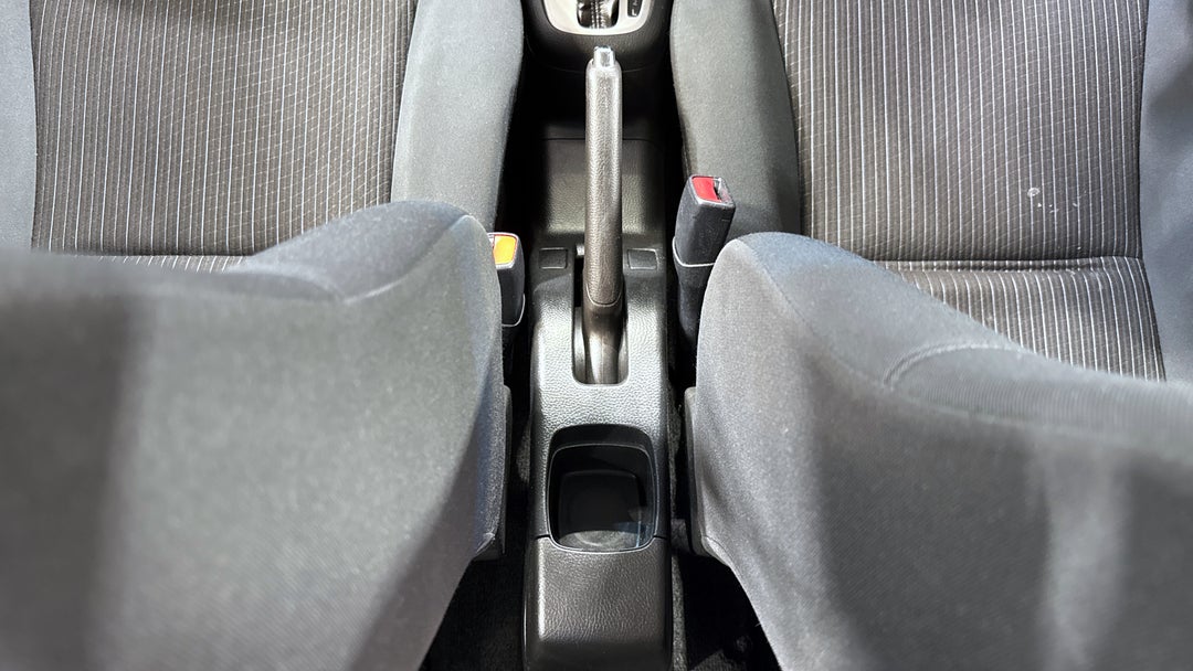 2015 Suzuki Swift Gl, Automatic, 94062 km, Center Console