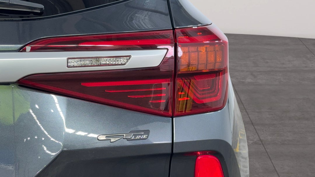 Badge (Boot Right Side)