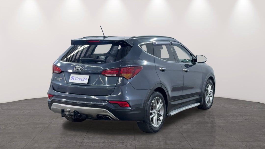2015 Hyundai Santa Fe Highlander Crdi (4x4), Automatic, 142786 km, Right Back Diagonal (45- Degree) View
