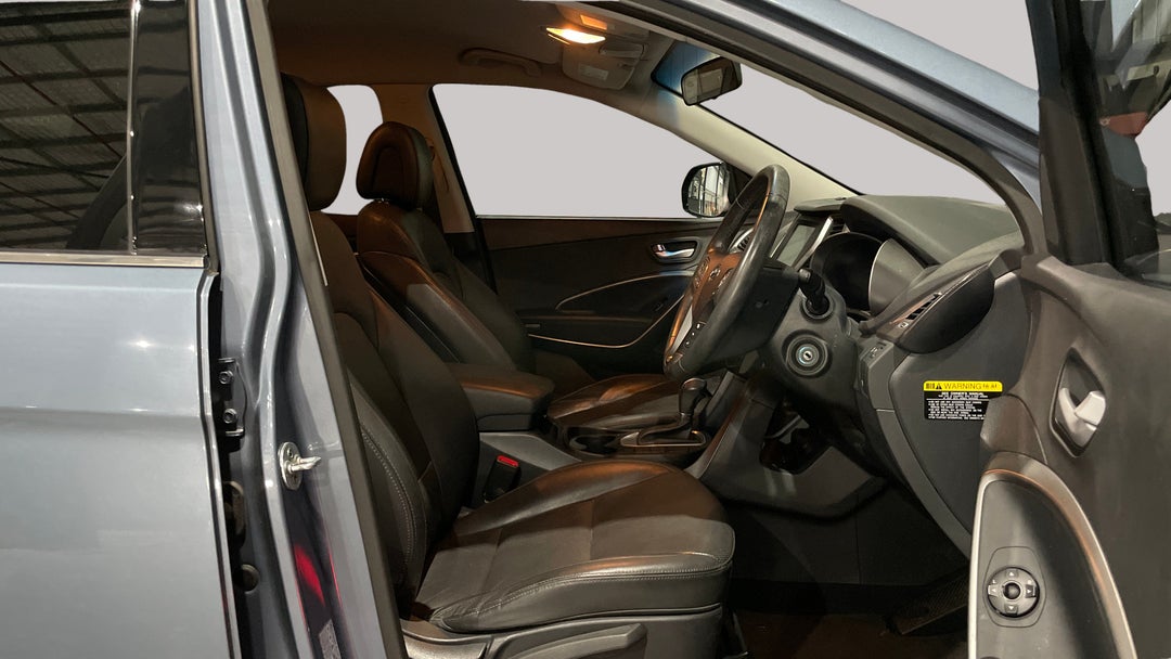 2016 Hyundai Santa Fe 30 Special Edition, Automatic, 139492 km, Right Side Front Door Cabin View