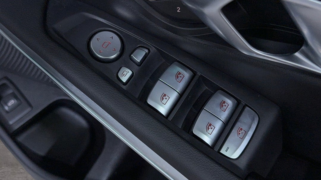 2022 BMW 3 30i M Sport, Automatic, 71167 km, Drivers Side Door Panel Controls