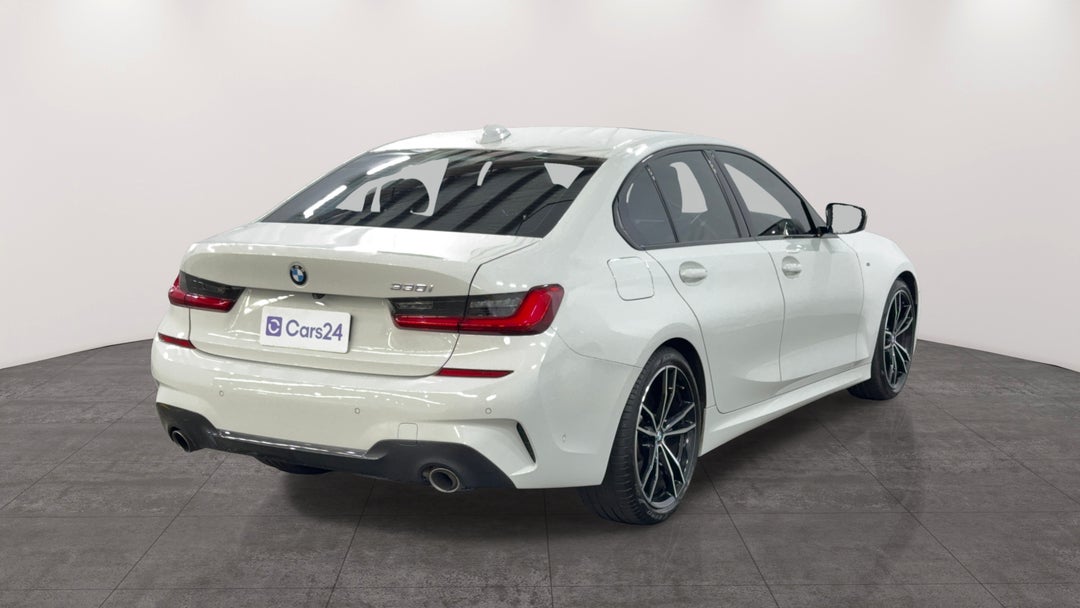 Right Back Diagonal (45- Degree) View