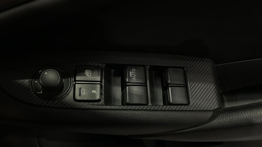 2020 Mazda CX-3 Maxx Sport (FWD), Automatic, 33093 km, Drivers Side Door Panel Controls