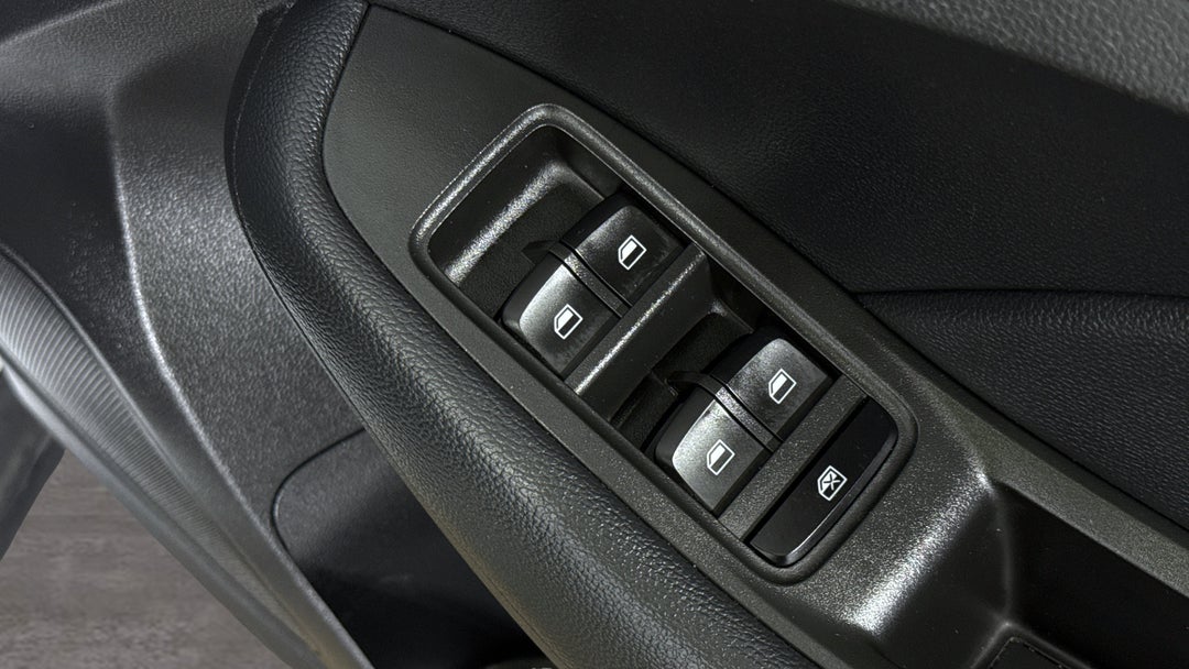 2023 MG ZS Excite, Automatic, 25899 km, Drivers Side Door Panel Controls