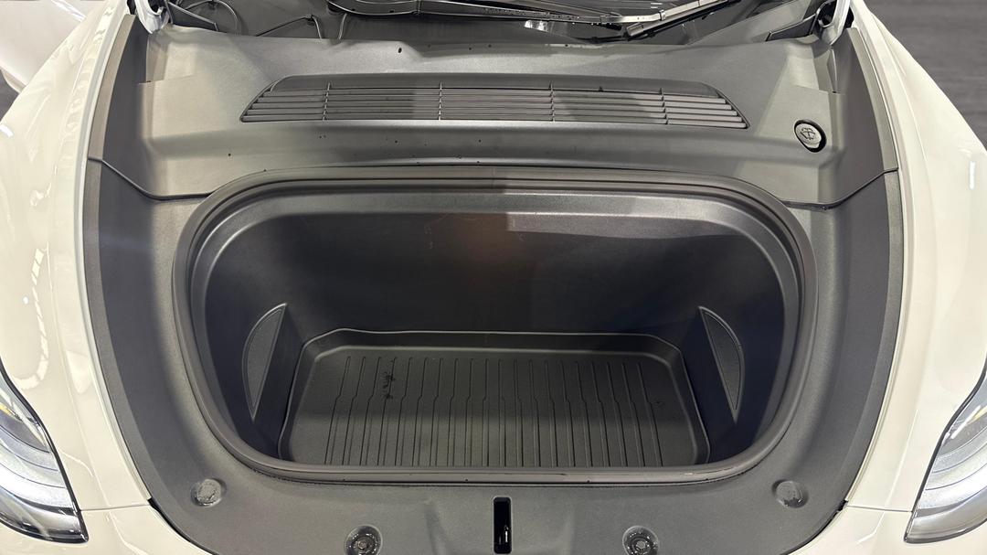 2024 Tesla Model Y Rear-wheel Drive, Automatic, 6383 km, Open Bonnet (Engine)
