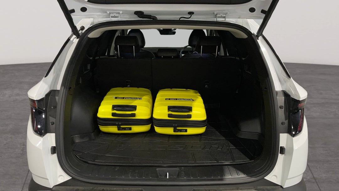 2025 Hyundai Tucson Premium Hybrid (AWD), Automatic, 10997 km, Boot Inside View with Luggage
