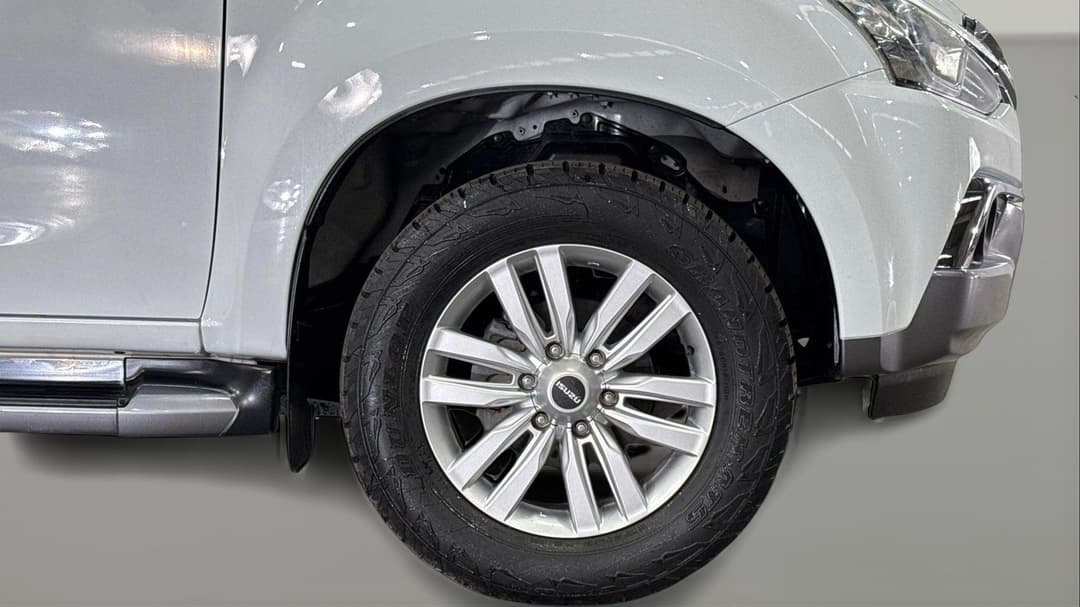2017 Isuzu MU-X Ls-u (4x4), Automatic, 122650 km, Right Front Wheel
