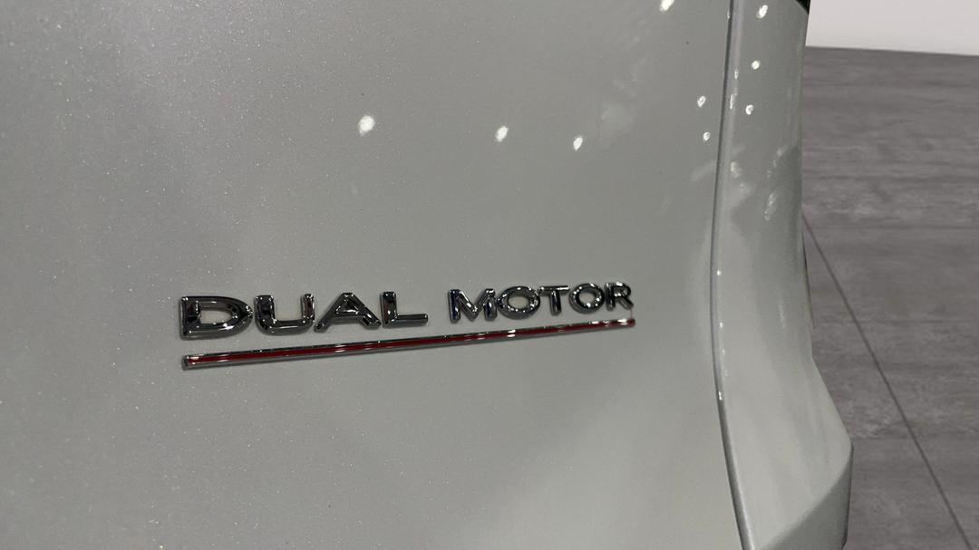 2023 Tesla Model Y Performance, Automatic, 32376 km, Badge (Boot Right Side)