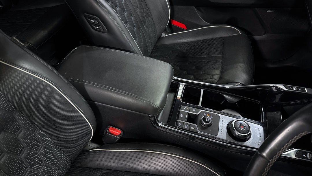 2022 Kia Sorento Gt-line 7 Seat, Automatic, 47164 km, Center Console