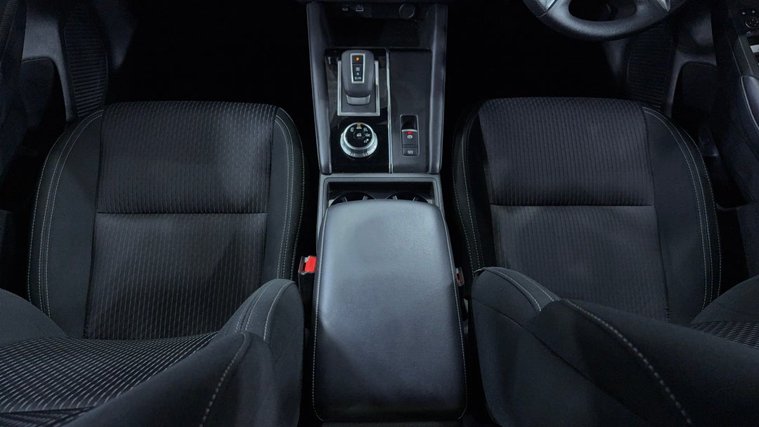 2024 Mitsubishi Outlander Es 5 Seat (2wd), Automatic, 55336 km, Center Console