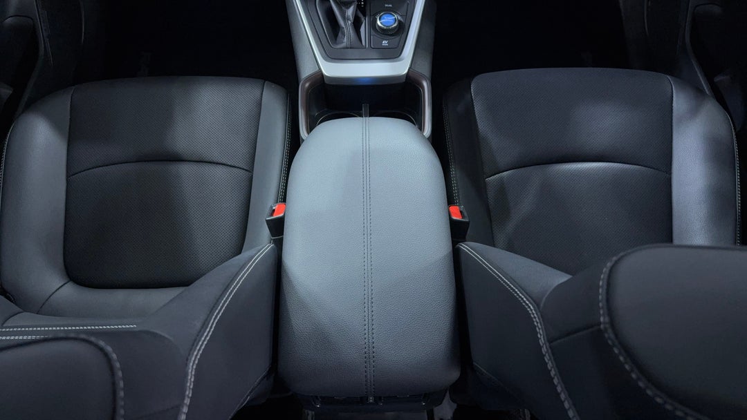 2024 Toyota RAV4 Cruiser (AWD) Hybrid, Automatic, 8302 km, Center Console