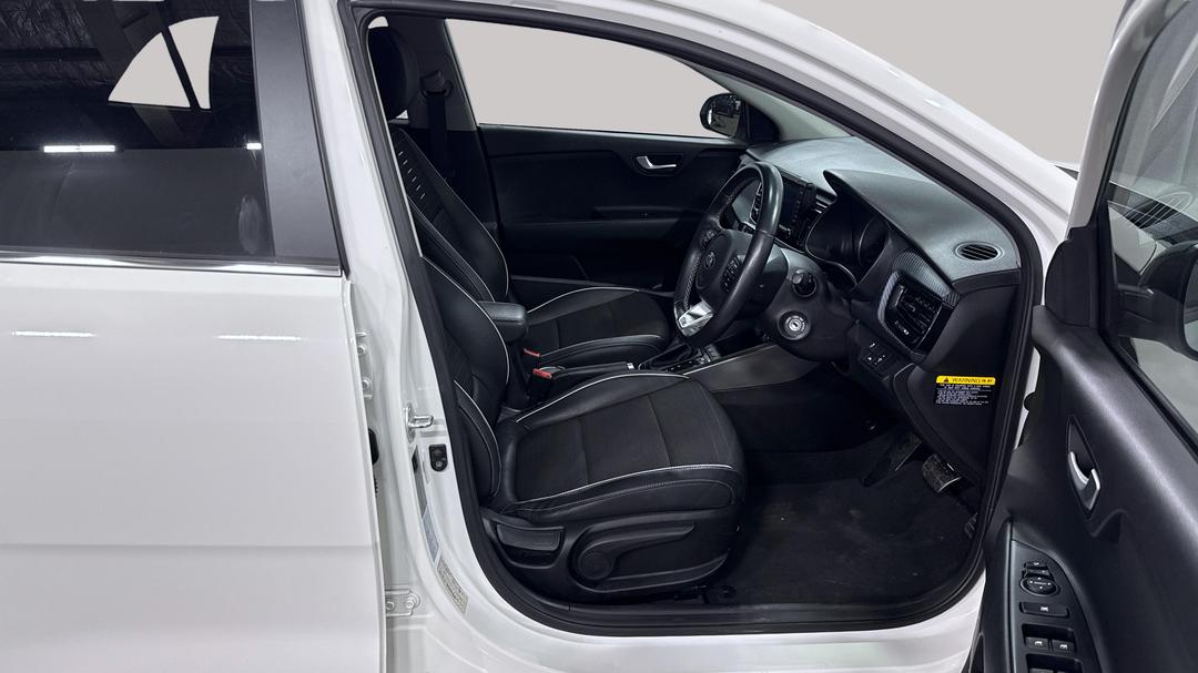 2019 Kia Rio Gt-line, Automatic, 55050 km, Right Side Front Door Cabin View