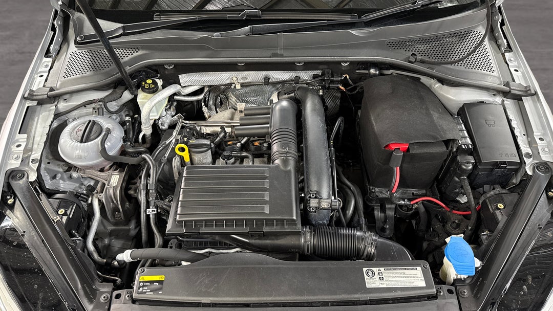 2013 Volkswagen Golf 103 Tsi Highline, Automatic, 108499 km, Open Bonnet (Engine)