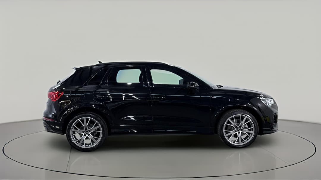 2025 Audi Q3 40 Tfsi Quattro S Line, Automatic, 10429 km, Right Side View
