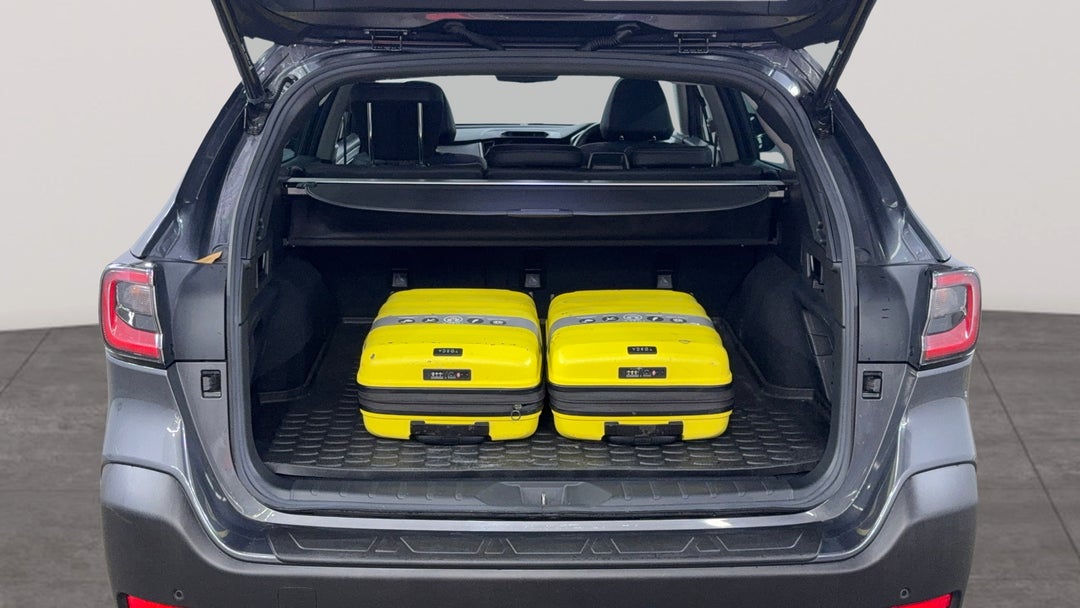 2022 Subaru Outback Awd Touring, Automatic, 11488 km, Boot Inside View with Luggage