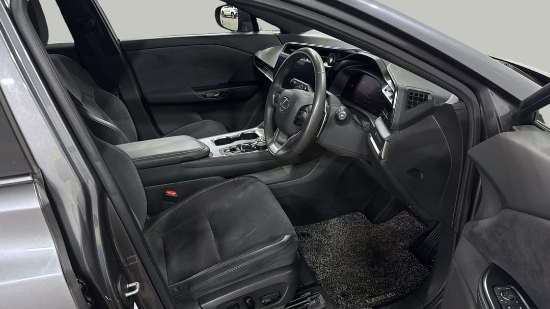 2023 Lexus Rz450e Sports Luxury, Automatic, 27227 km, Right Side Front Door Cabin View