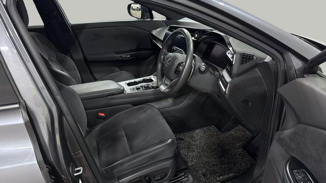 2023 Lexus Rz450e Sports Luxury, Automatic, 27227 km, Right Side Front Door Cabin View