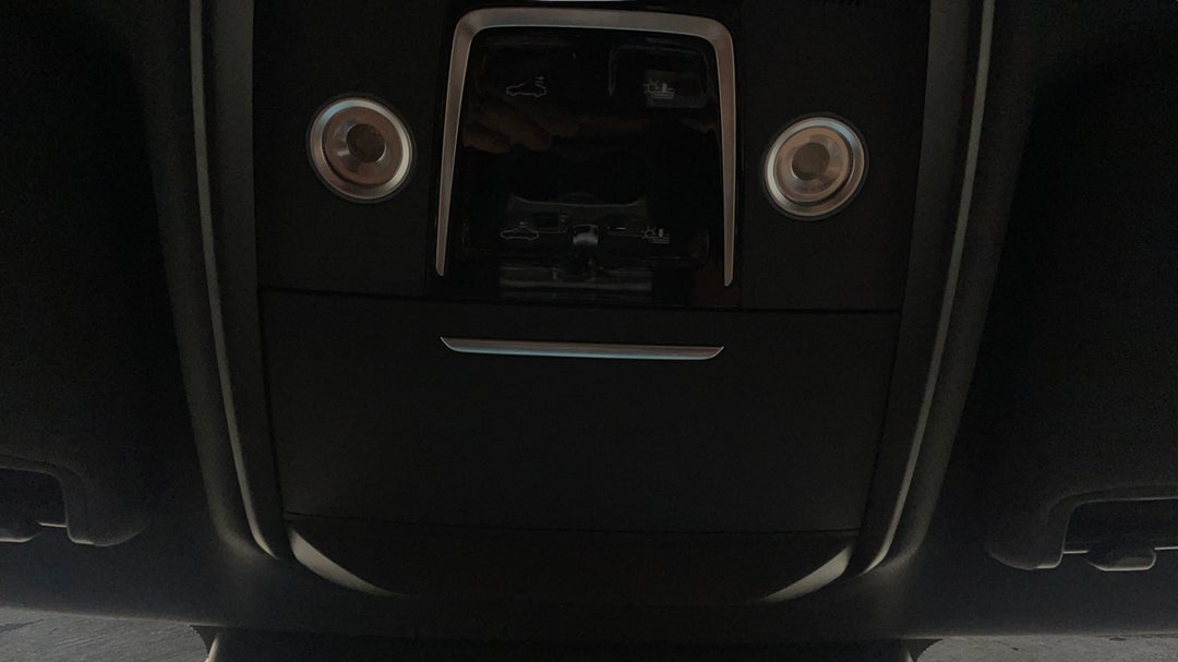 On-Roof Controls/Sunglass holder