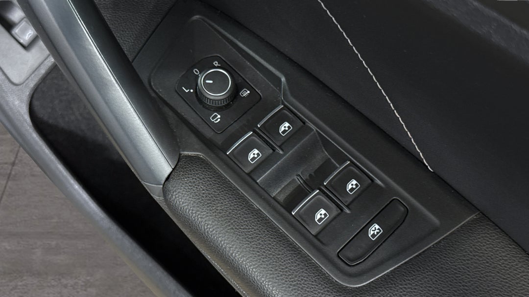 2019 Volkswagen Tiguan 132 Tsi R-line Edition, Automatic, 63435 km, Drivers Side Door Panel Controls