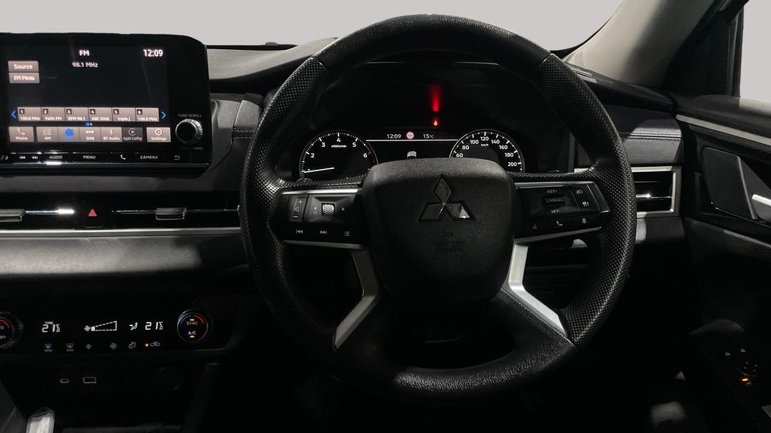 2024 Mitsubishi Outlander Es 5 Seat (2WD), Automatic, 50888 km, Steering Wheel Close-up
