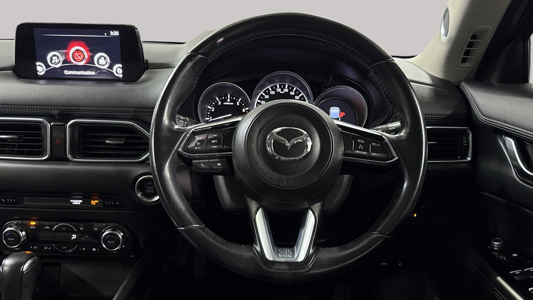 2017 Mazda CX-5 Gt (4x4), Automatic, 70006 km, Steering Wheel Close-up