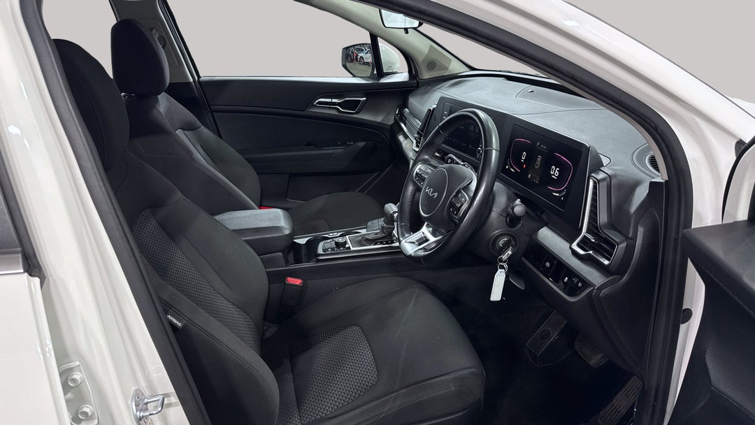 2024 Kia Sportage S (FWD), Automatic, 41133 km, Right Side Front Door Cabin View