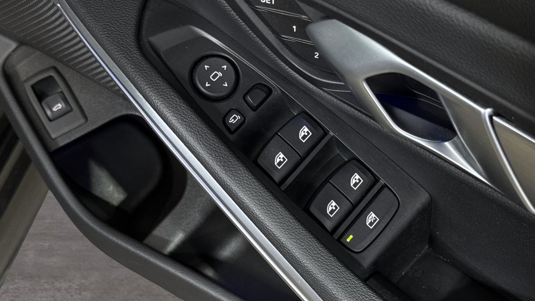 2021 BMW 3 30i M Sport, Automatic, 58055 km, Drivers Side Door Panel Controls