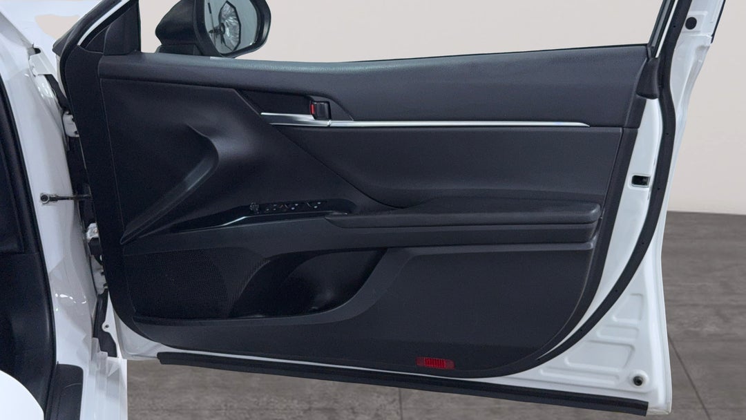 2019 Toyota Camry Ascent Hybrid, Automatic, 141793 km, Speaker View