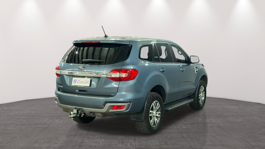 Right Back Diagonal (45- Degree) View