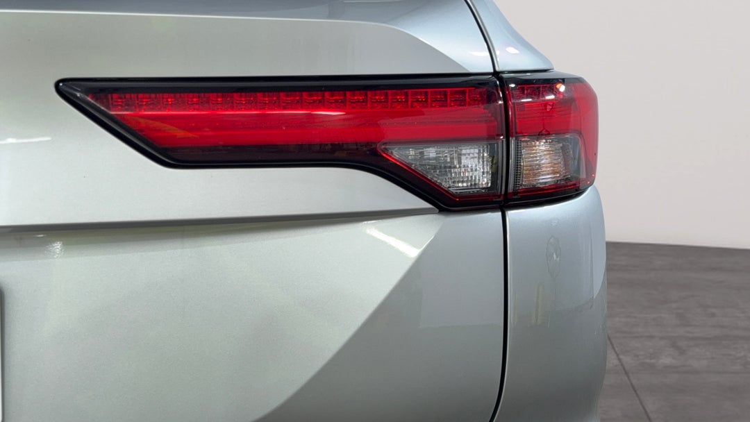 2024 Mitsubishi Outlander Es 7 Seat (2WD), Automatic, 51622 km, Badge (Boot Right Side)