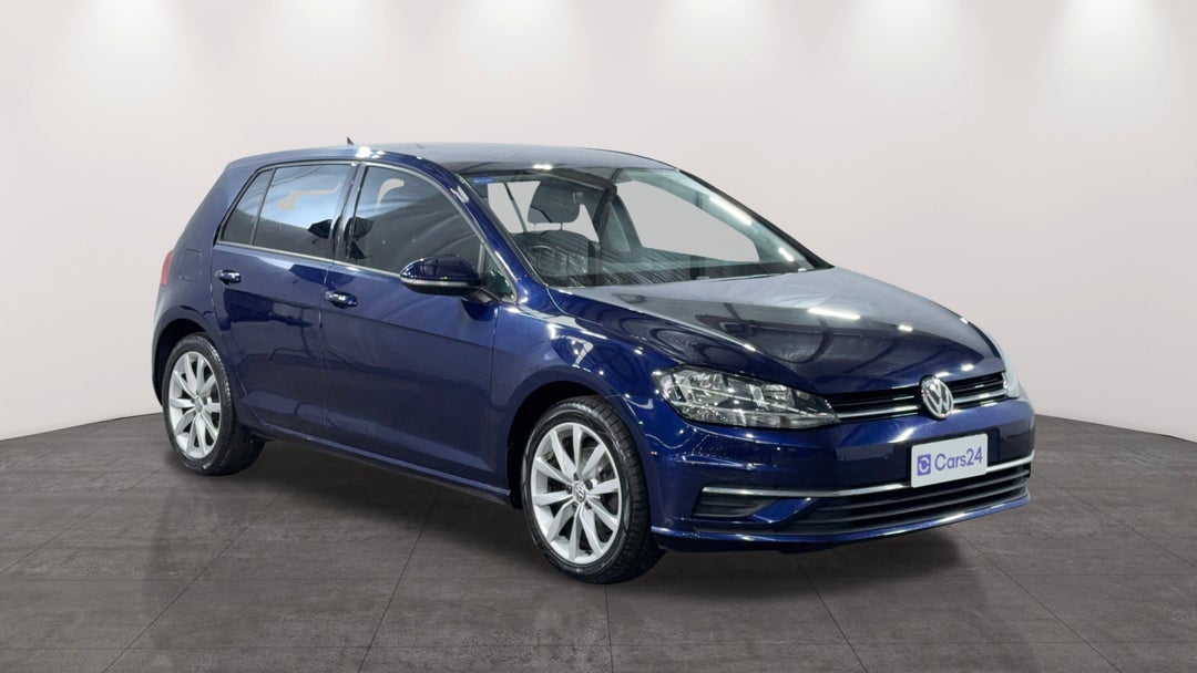 2018 Volkswagen Golf 110 Tsi Comfortline, Automatic, 104628 km, Right Front Diagonal (45- Degree) View