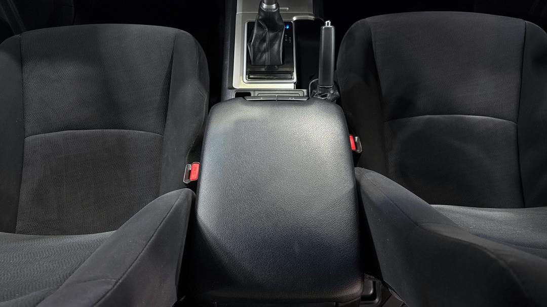 2023 Toyota Landcruiser Prado Gxl, Automatic, 61611 km, Center Console