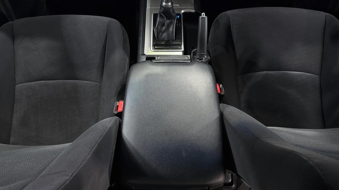 2023 Toyota Landcruiser Prado Gxl, Automatic, 61611 km, Center Console