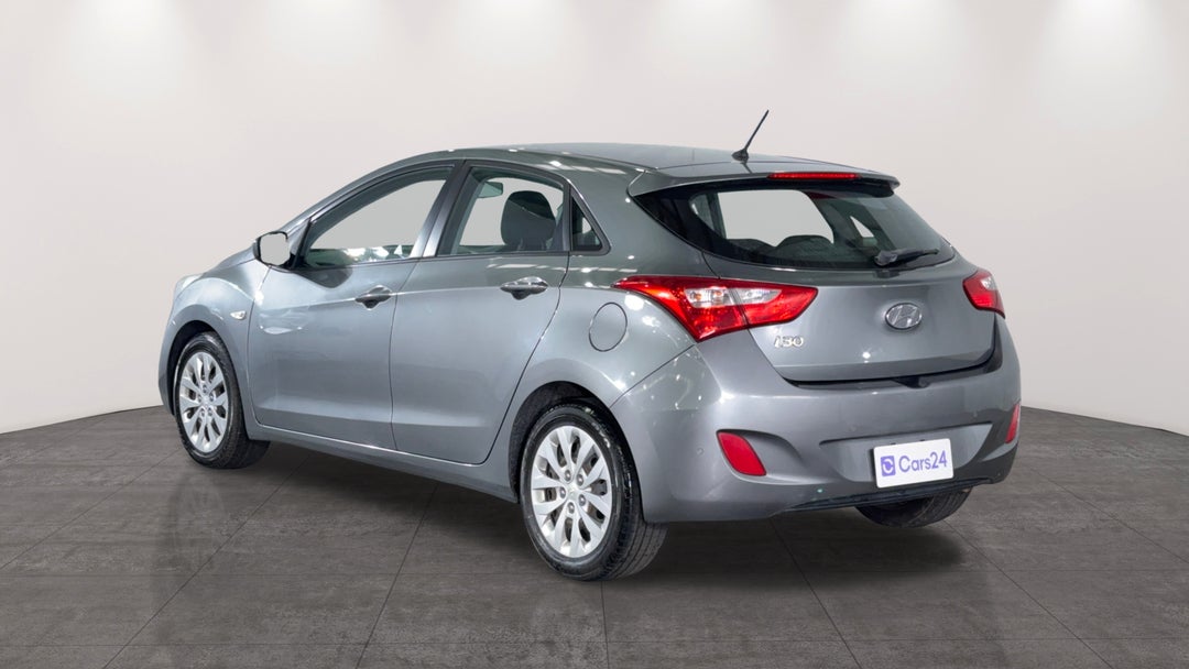 Left Back Diagonal (45- Degree) View