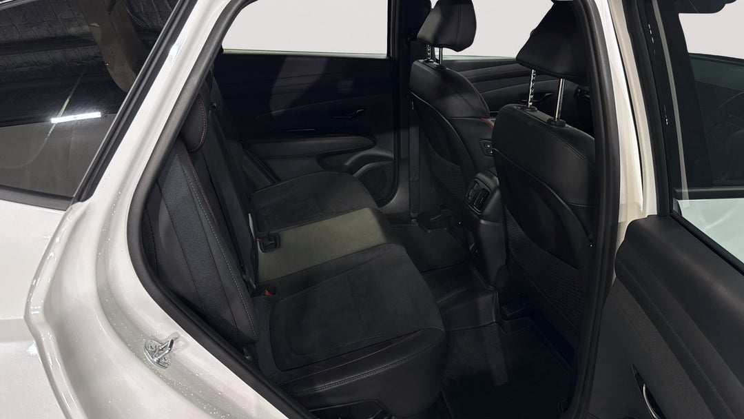2025 Hyundai Tucson Premium N Line Hybrid (AWD), Automatic, 16163 km, Right Side Rear Door Cabin View