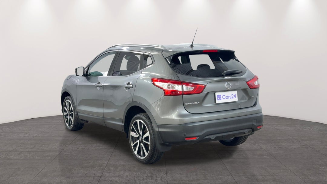 Left Back Diagonal (45- Degree) View