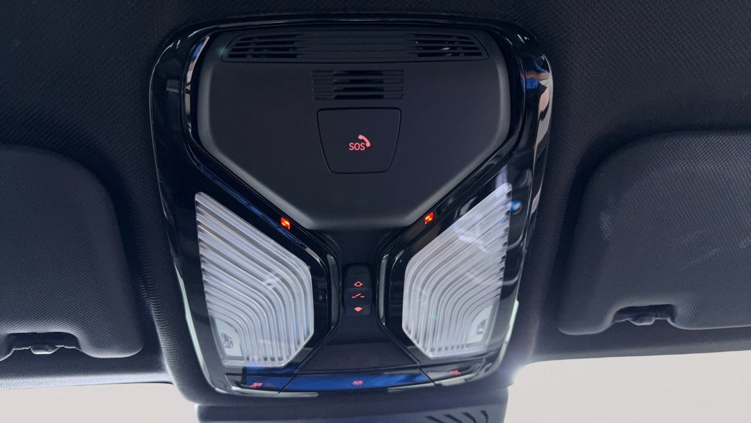 On-Roof Controls/Sunglass holder