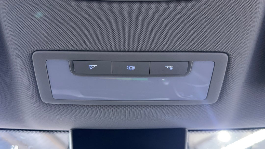 On-Roof Controls/Sunglass holder