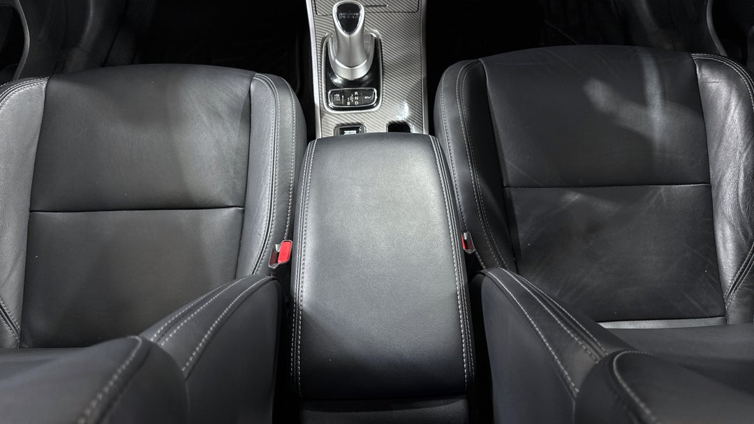 2020 Mitsubishi Outlander Phev Exceed 5 Seat (AWD), Automatic, 84513 km, Center Console