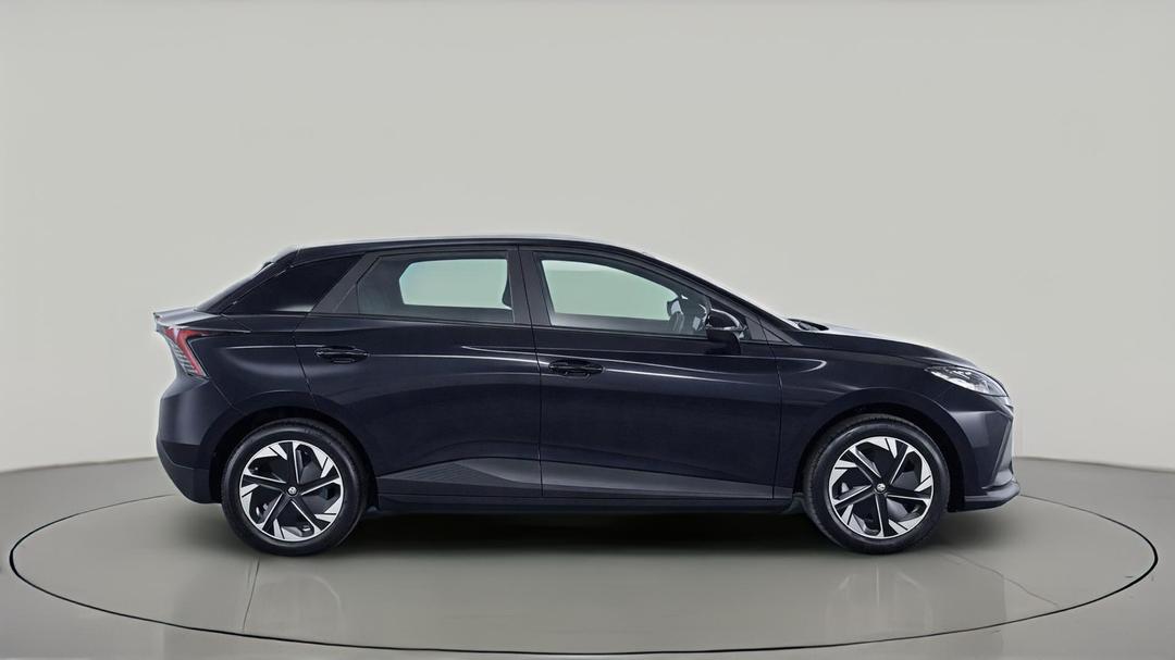 2024 MG Mg4 Excite 51, Automatic, 3550 km, Right Side View