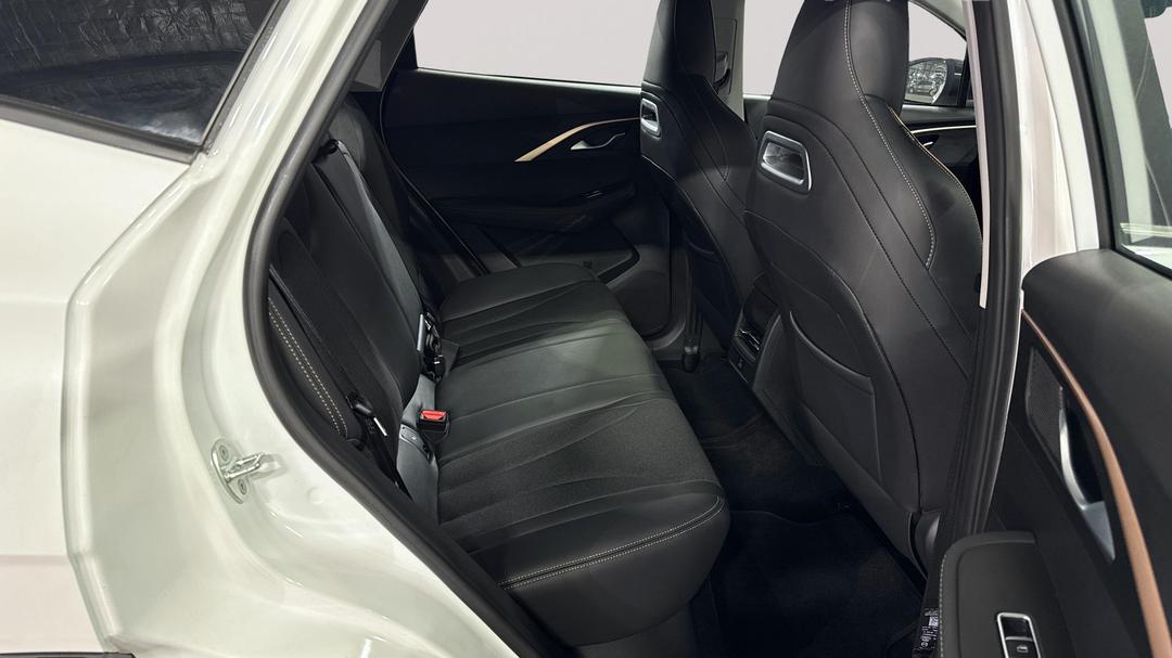 2024 Chery Omoda 5 Fx, Automatic, 18088 km, Right Side Rear Door Cabin View